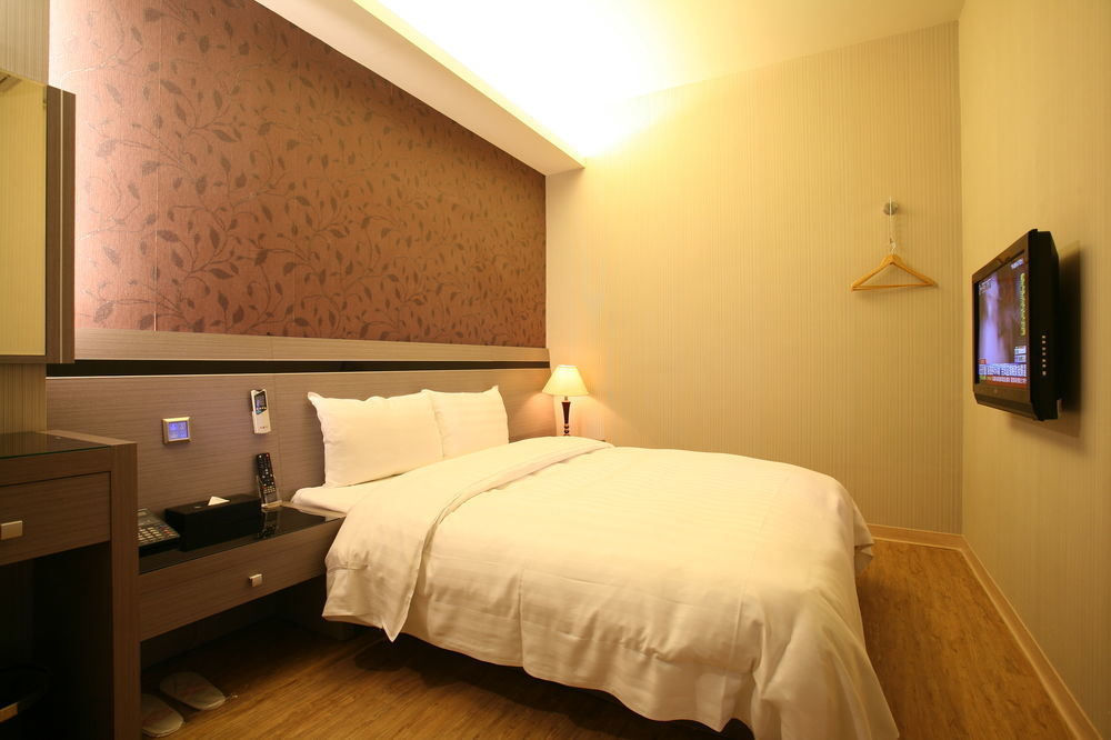 Military 75 Hotel Taichung Luaran gambar